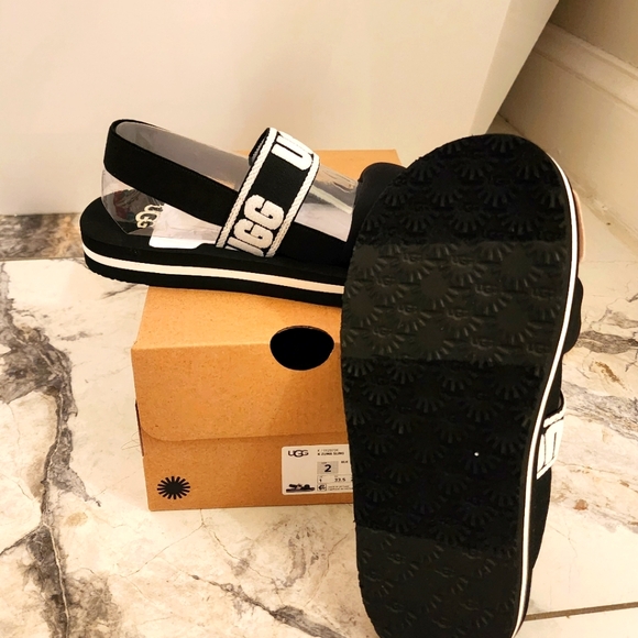 Ugg Zuma Sling -** New in box** - Picture 2 of 4